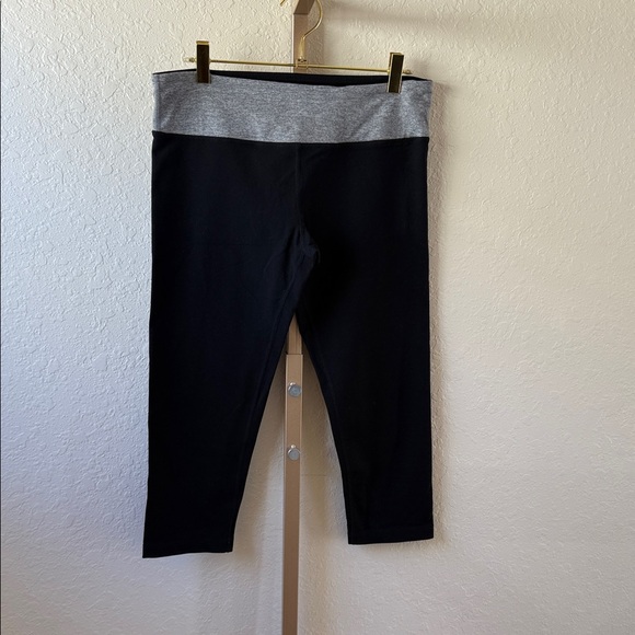 Lululemon Leggings with Grey Waistband – Size 10 – 27.5” Length - Picture 1 of 5